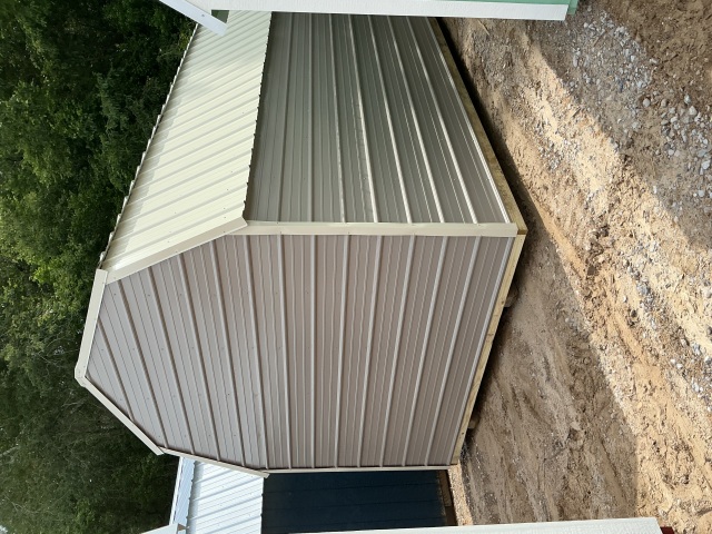 Side Lofted Barn - 10x16
