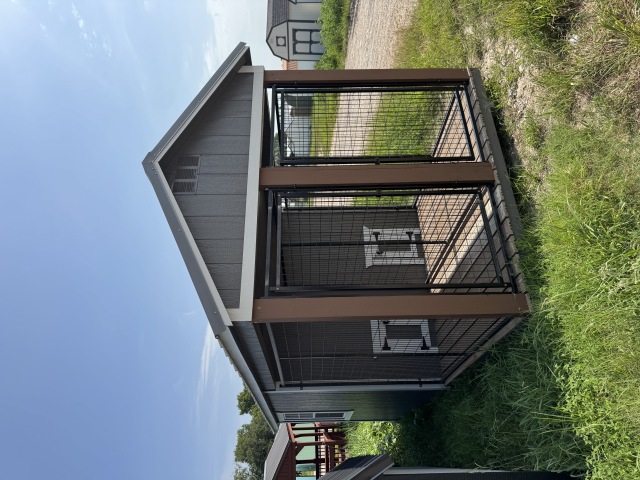 Dog Kennel - 8x16