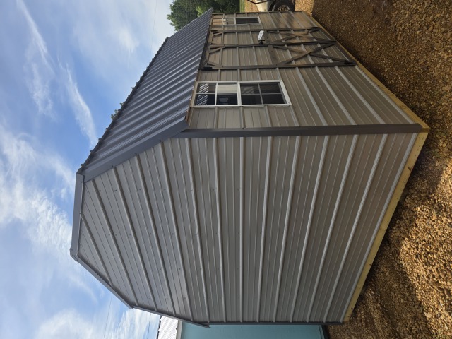 Side Lofted Barn - 10x16