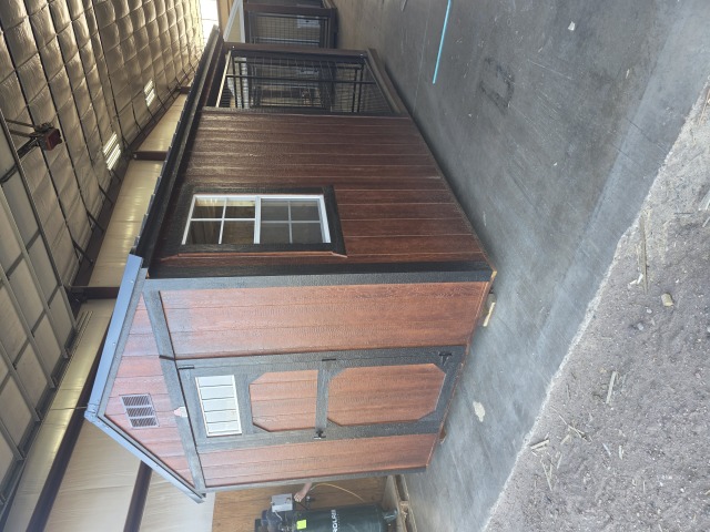 Dog Kennel - 8x16