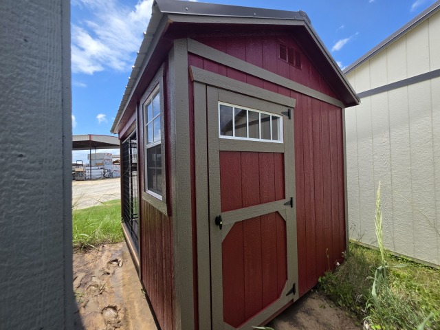 Dog Kennel - 8x12