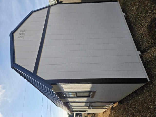 Side Lofted Barn - 10x20