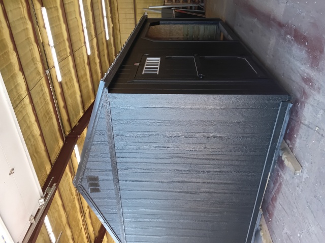 Animal Shelter /w Tack Room - 12x20