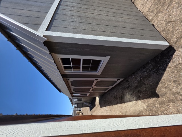 Side Lofted Barn - 10x16