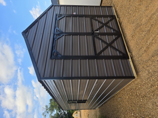 Utility Xtra Height - 10x20