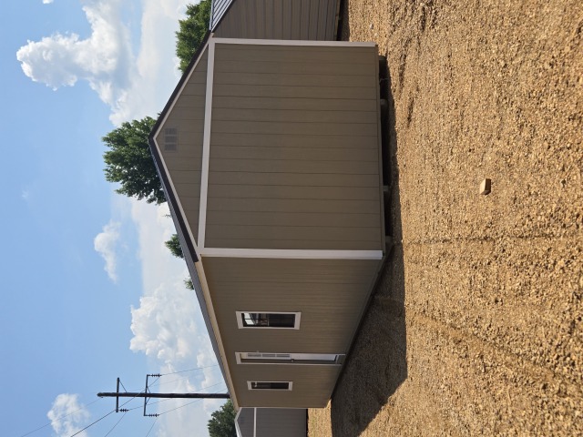 Side Utility - 12x42
