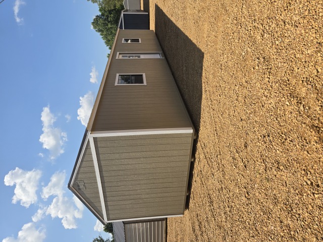 Side Utility - 12x42