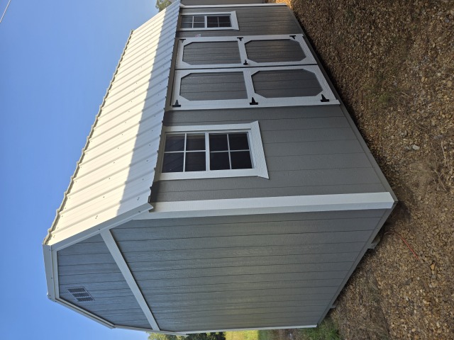 Side Lofted Barn - 10x16