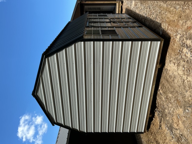 Side Lofted Barn - 10x16