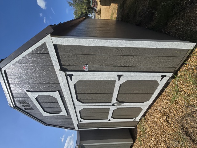 Lofted Barn - 10x16