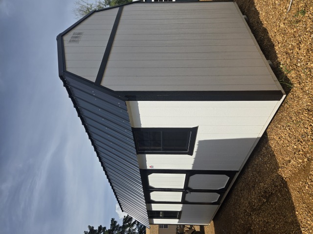 Side Lofted Barn - 10x20