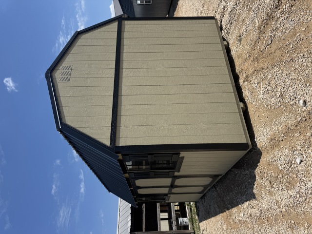 Side Lofted Barn - 10x16