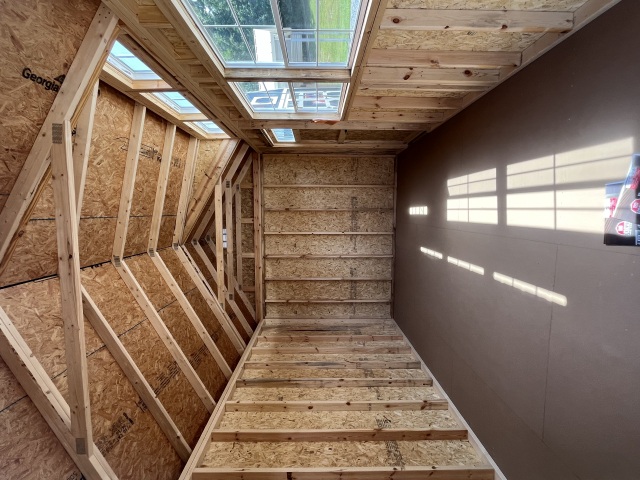 Utility Xtra Height - 10x16