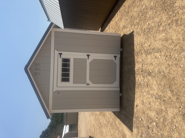 Dog Kennel - 8x16