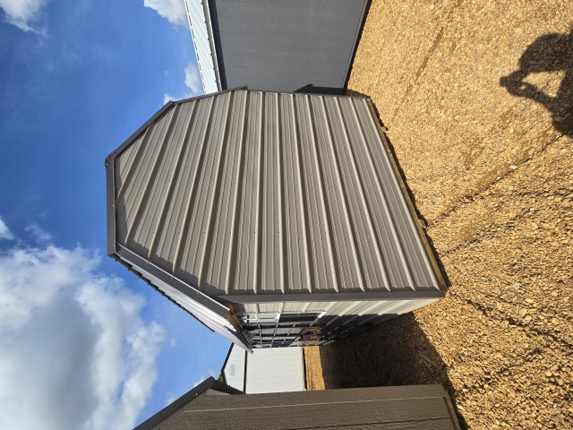 Side Lofted Barn - 10x16