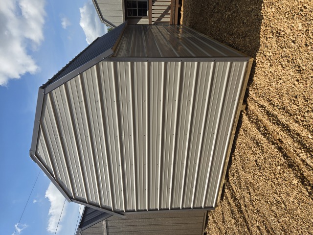 Side Lofted Barn - 10x16