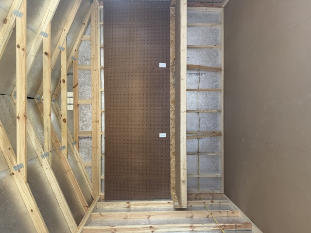 Utility Xtra Height - 12x20
