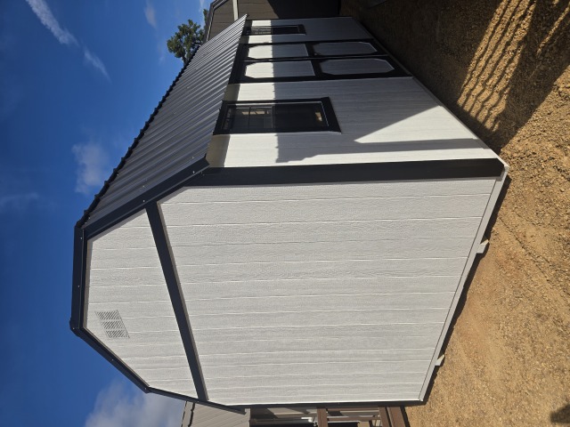 Side Lofted Barn - 10x20