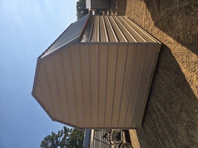 Side Lofted Barn - 10x16