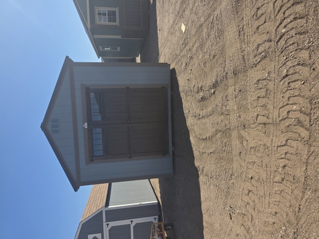 Utility Xtra Height - 10x12