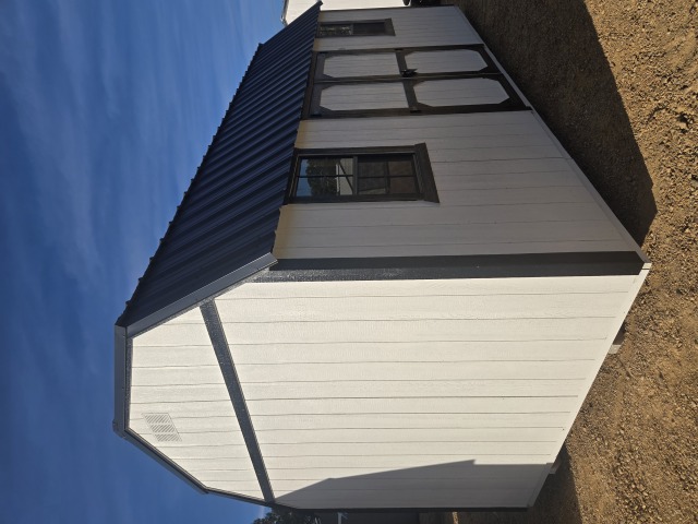 Side Lofted Barn - 10x20