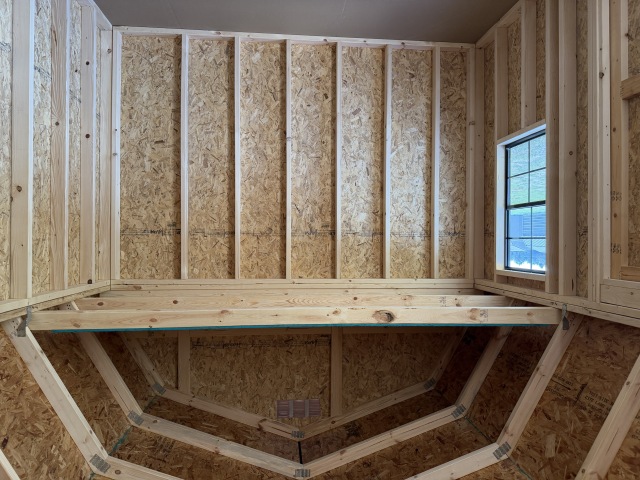 Side Lofted Barn - 10x16