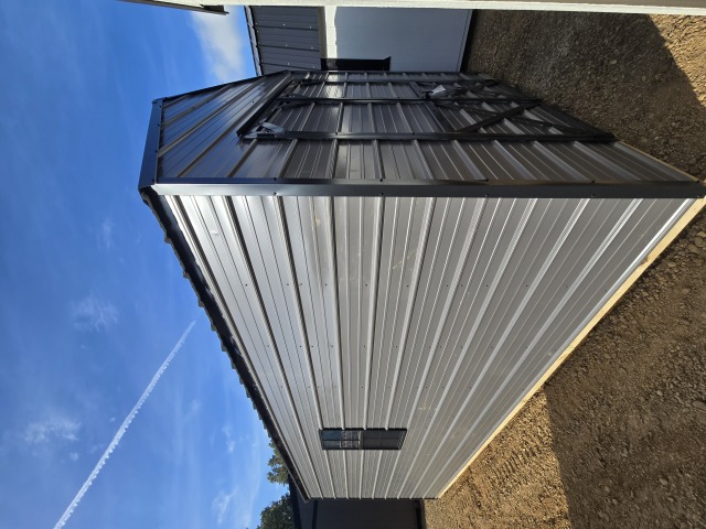 Utility Xtra Height - 10x20