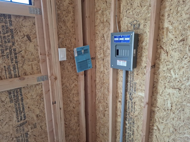 Utility Xtra Height - 10x20