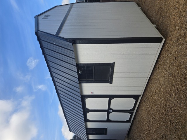 Side Lofted Barn - 10x20