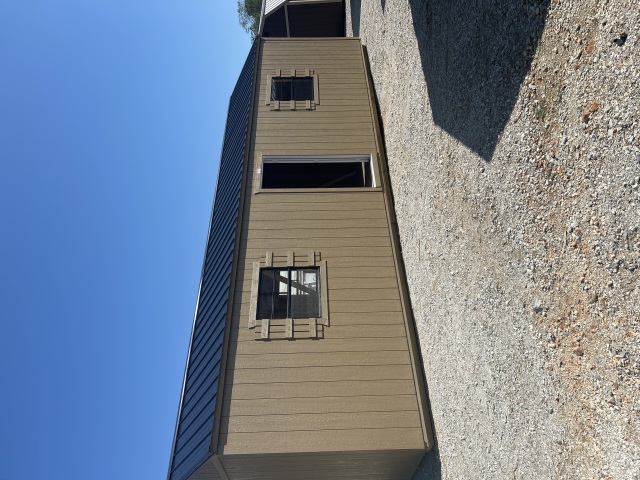 Side Utility - 12x32