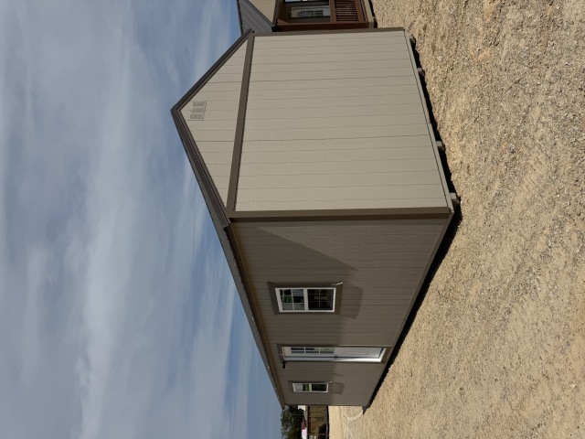 Side Utility - 12x32