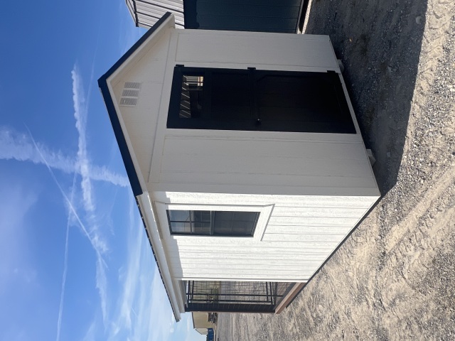 Dog Kennel - 8x16